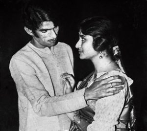 একই মঞ্চে পুরুষ ও নারী চরিত্রে অভিনয়, 'ভালোমানুষ' কেয়ার মৃত্যু আজও রহস্যাবৃত