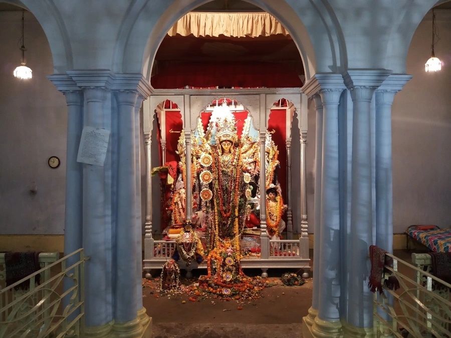 experience Durgapuja 2023 by exploring old tradditional Banedi barir puja of Kolkata